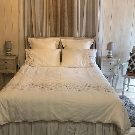 Bed and Breakfast The House Of Lavender Queaux Екстер'єр фото
