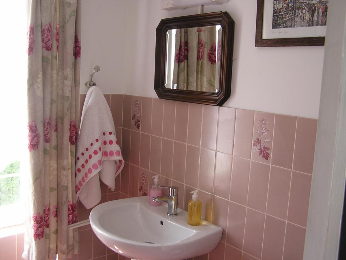 Bed and Breakfast The House Of Lavender Queaux Екстер'єр фото